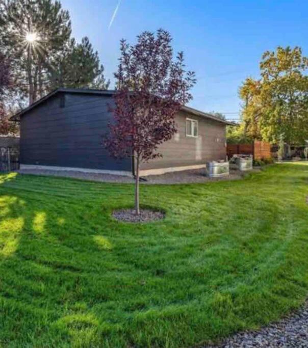 Mid Century Modern Boise-River Bungalow W/ Hot Tub Dış mekan fotoğraf