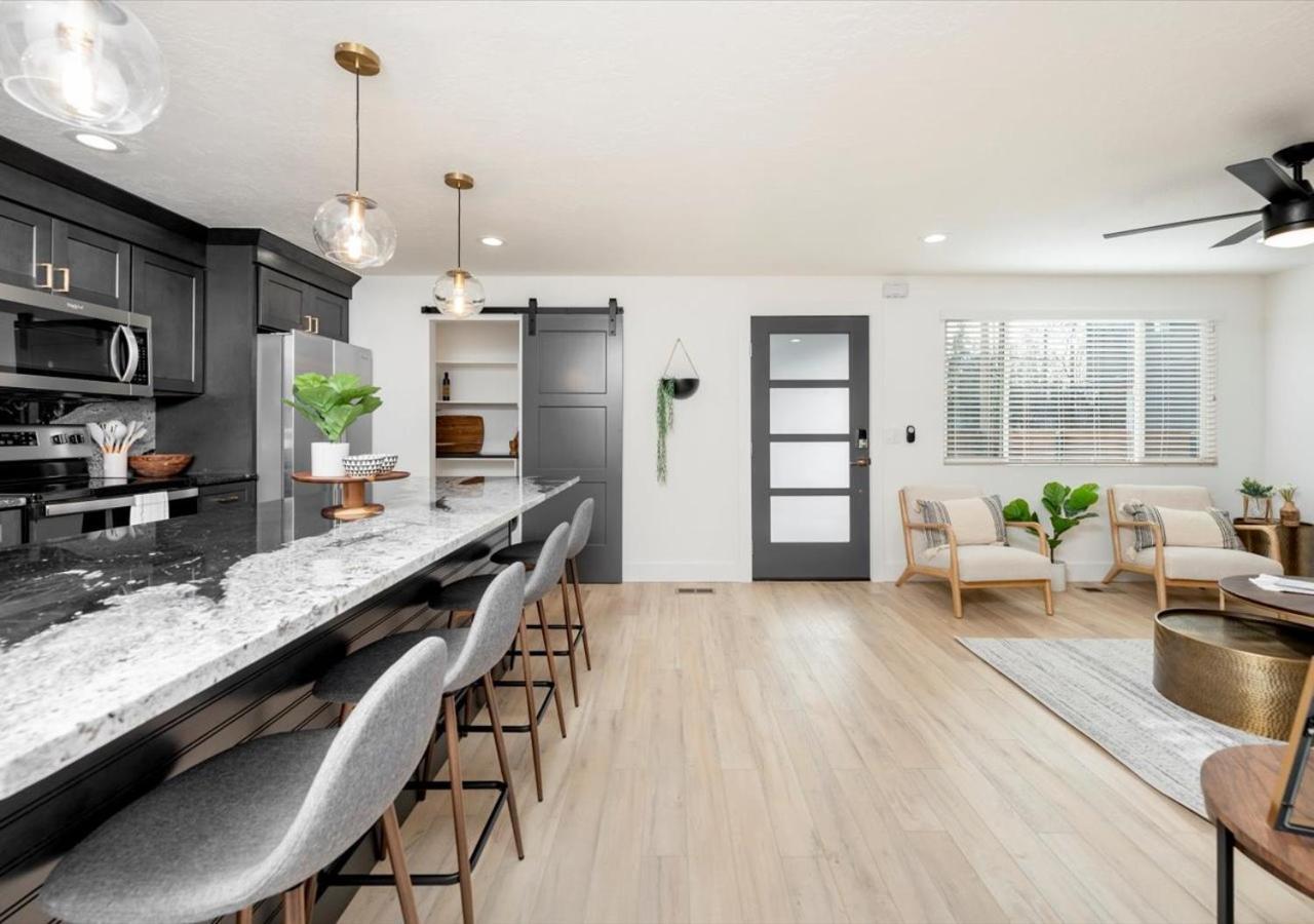 Mid Century Modern Boise-River Bungalow W/ Hot Tub Dış mekan fotoğraf